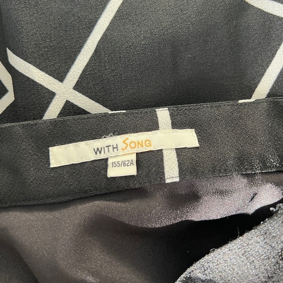 WITH SONG Black & White Grid Pattern A-Line Skirt, Size 155/62A - Picture 4 of 4